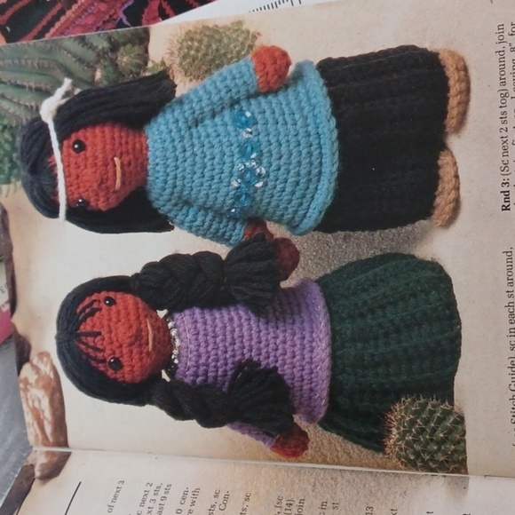 Annie's Crochet Newsletter Sept-Oct 1988 - Picture 3 of 9